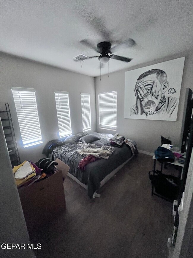 Building Photo - 12873 Haxby St