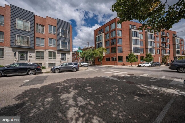 Building Photo - 601 Poplar St