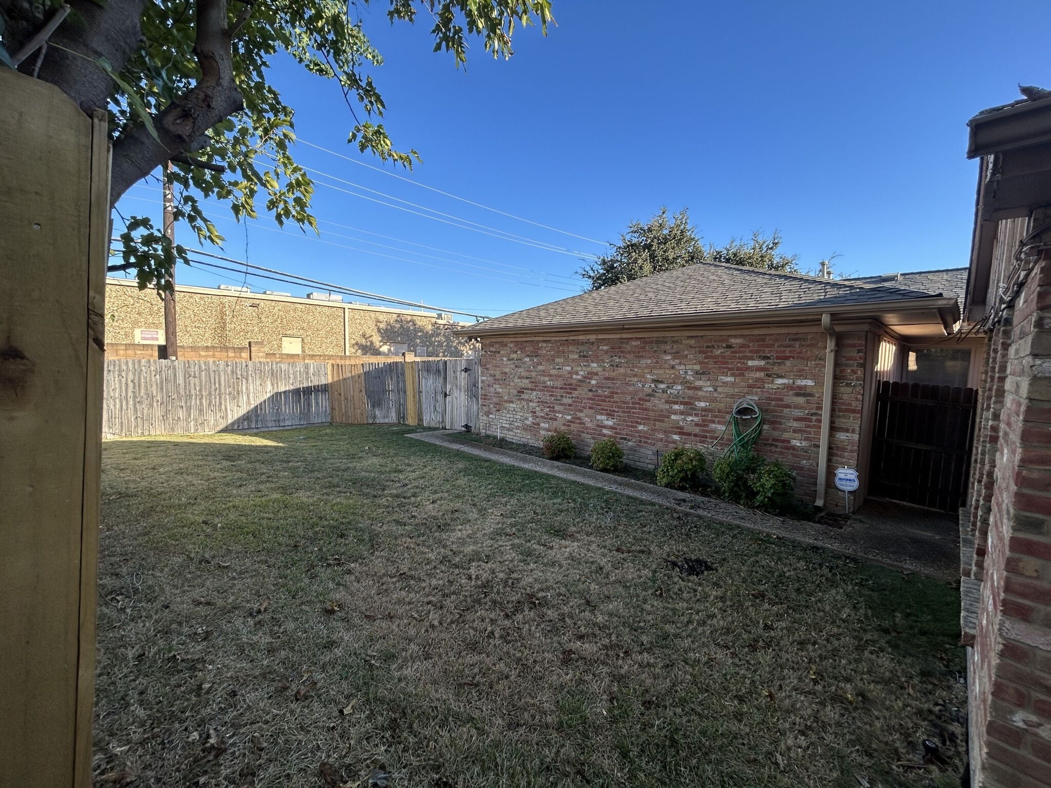 Building Photo - 16412 Lauder Ln