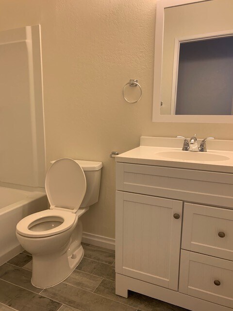 Building Photo - Redlands Home with NEW Paint & Tile Throughout