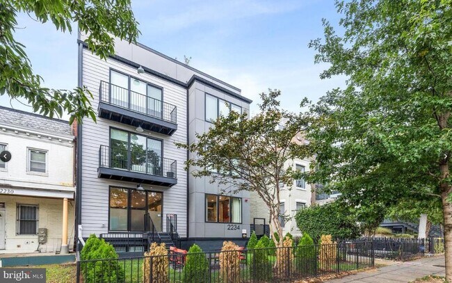 Building Photo - 2234 11th St NW