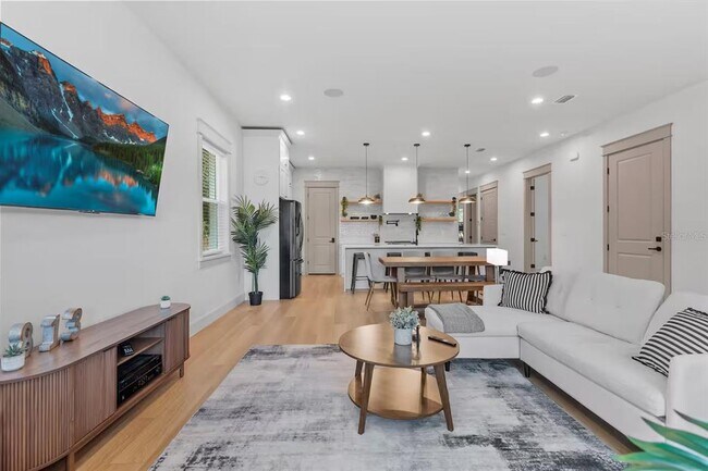 Building Photo - 2407 Harper St