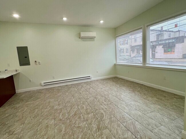Building Photo - 343 Highland Ave