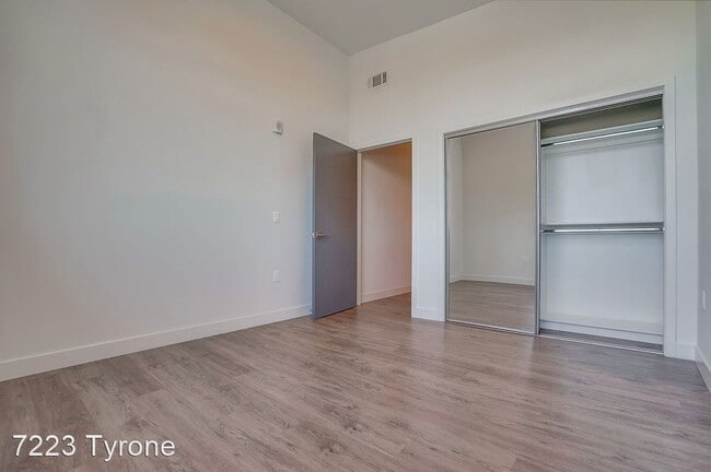 Building Photo - 7223 Tyrone Ave