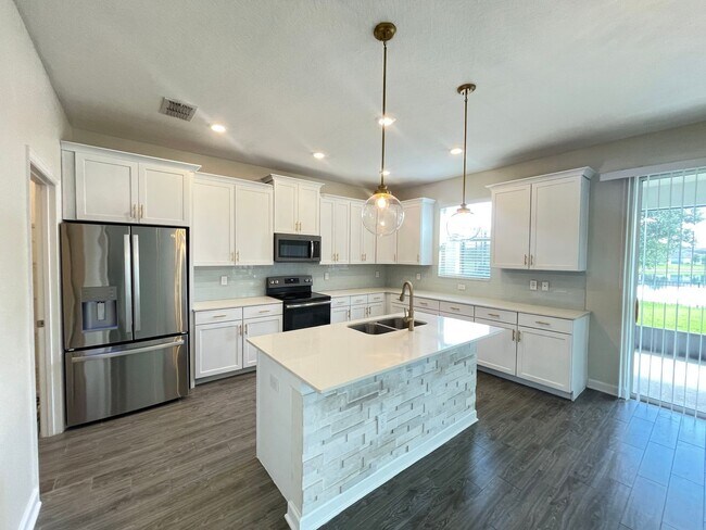 Building Photo - 10881 Longleaf Woods Dr