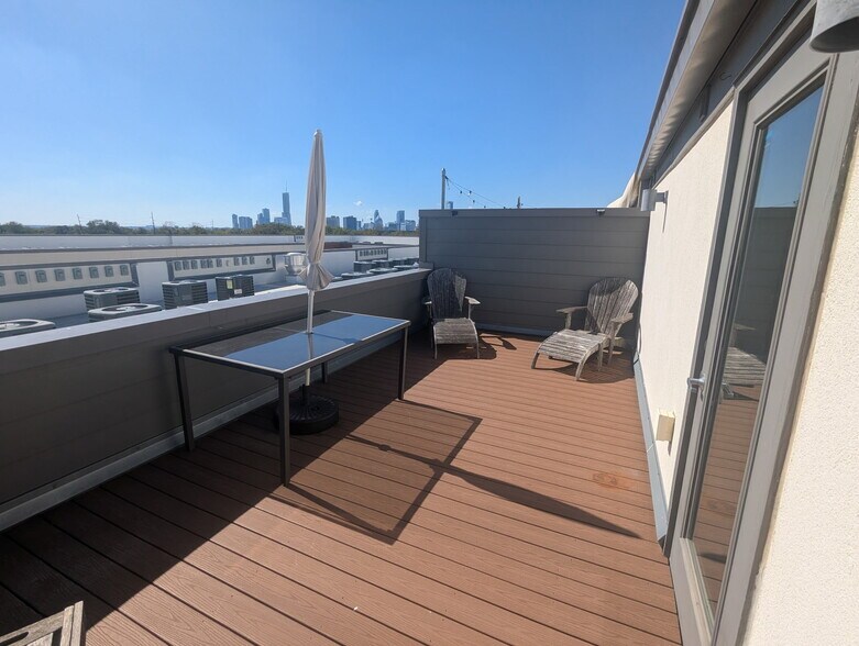 Private rooftop terrace skyline view - 2213 Poquito St