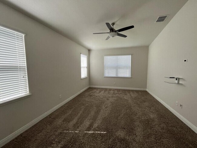 Building Photo - 11306 Leland Groves Dr