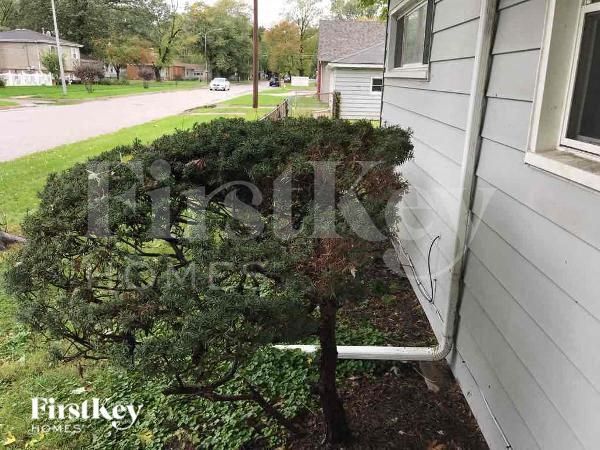 Building Photo - 16784 Bulger Ave