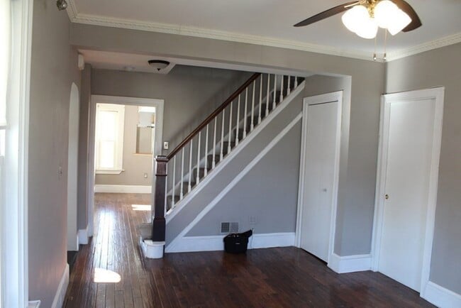 Building Photo - 226 California St