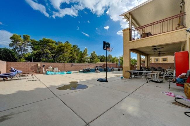 Building Photo - 4 Bedroom With a Pool in North Las Vegas- ...
