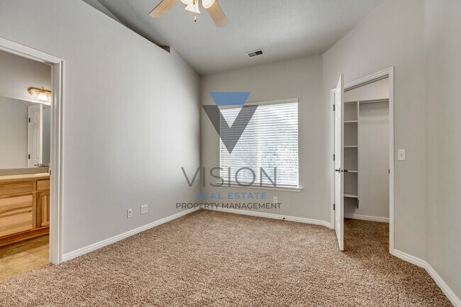 Building Photo - 1077 Canyon Meadow Dr