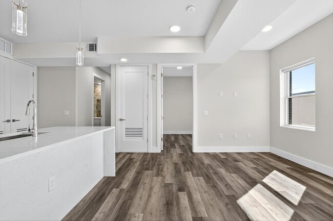 Building Photo - 3443 John F. Kennedy Blvd