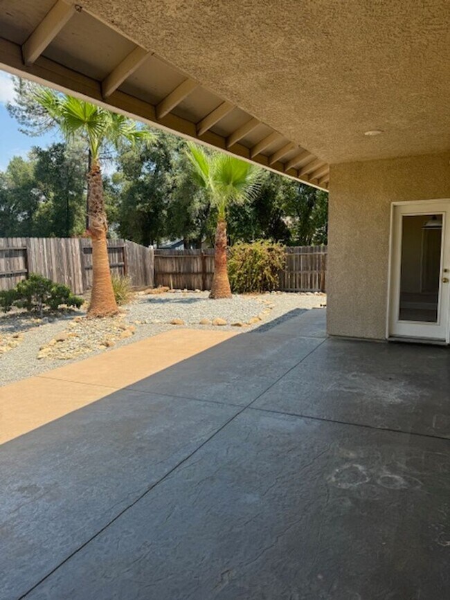 Building Photo - Enterprise Neighborhood 3 Bedroom Home with bonus room and 3 car garage- Landscaping Included!