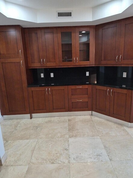 Building Photo - 3630 Gardens Pkwy