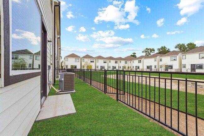 Building Photo - 5914 Haring Ln