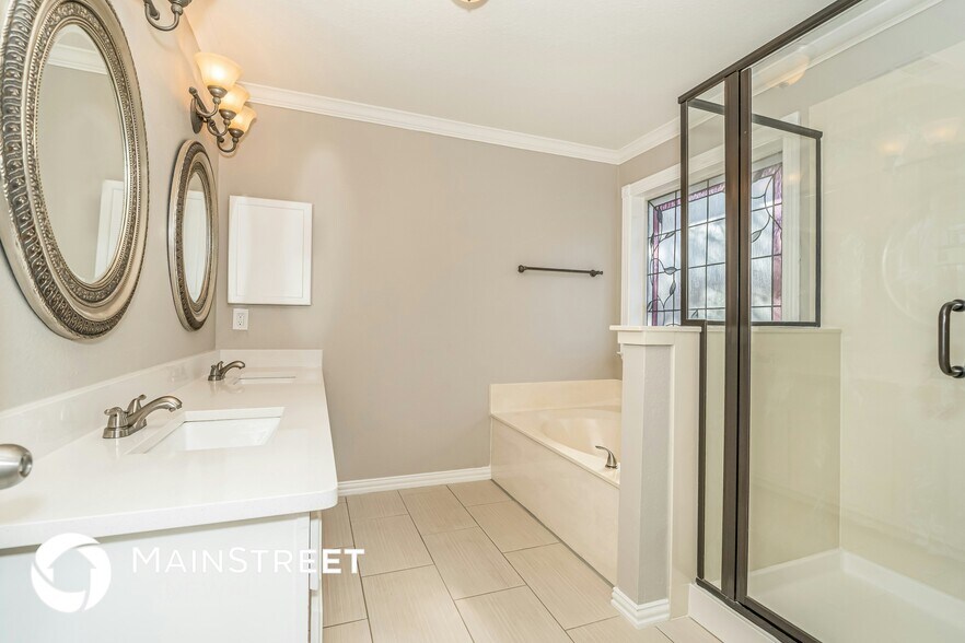 Building Photo - 4402 Spinnaker Dr