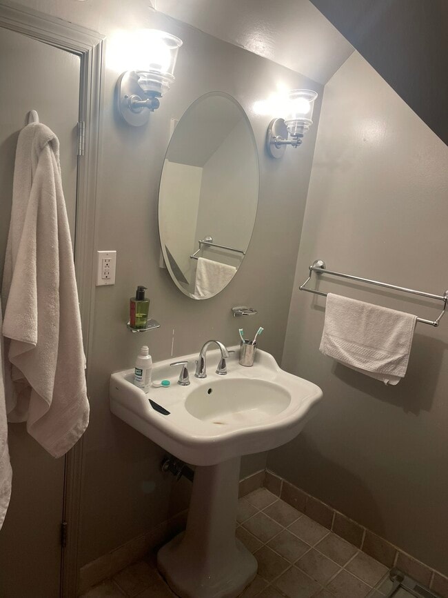 Full bath sink - 2195 Long Ridge Rd