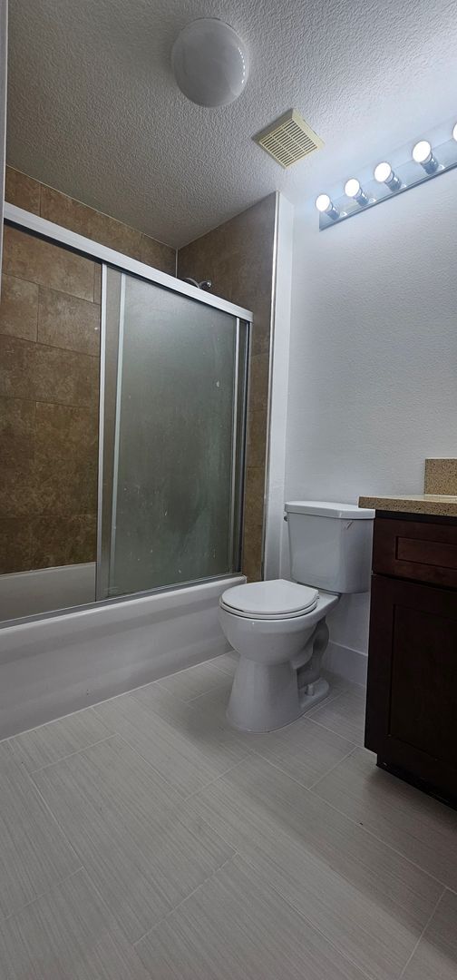 Building Photo - ADU- Studio- Upstairs- Newly Remodeled- Ready To Move In Now