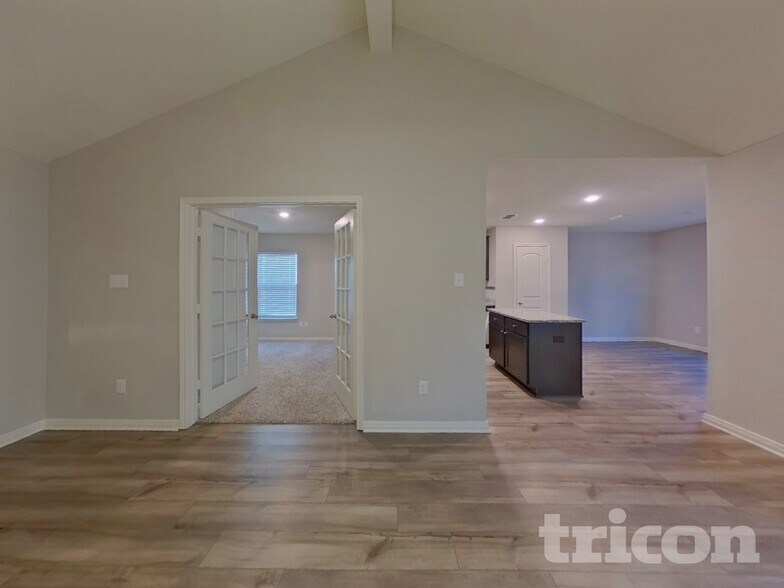 Building Photo - 144 Bandana Cir