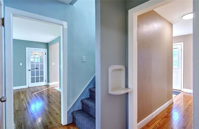 Building Photo - 66 Tyndall Ave