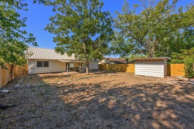 Building Photo - 1114 Stoneoak Ln