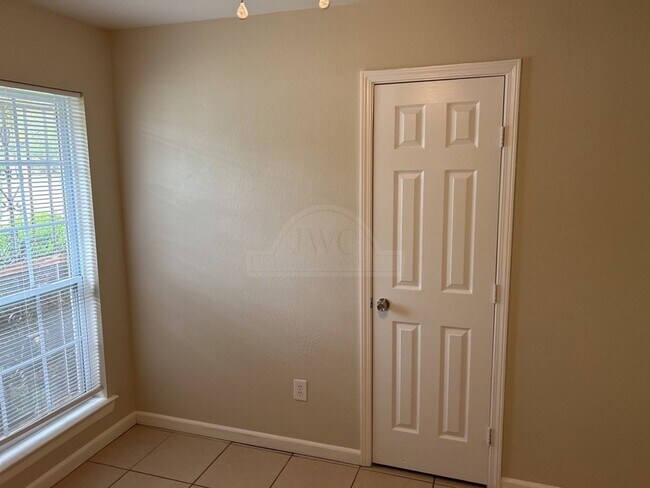 Building Photo - 3504 Warfield Dr