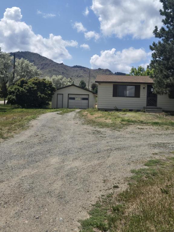 Primary Photo - 7020 Green Meadow Dr