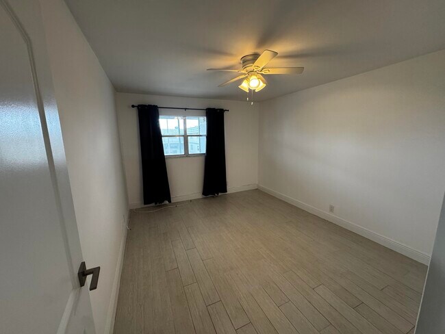 Building Photo - 669 Monaco Ct