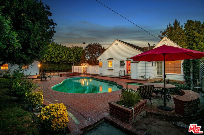 Building Photo - 4649 Sancola Ave