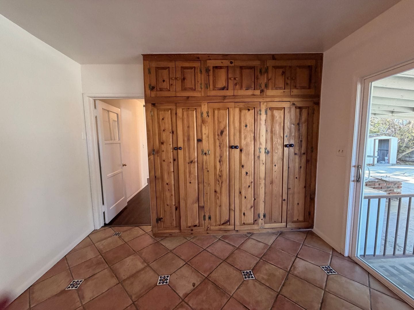 Building Photo - Charming 3BD Pool Home in Van Nuys | 2-Car Garage + Washer/Dryer + Central A/C