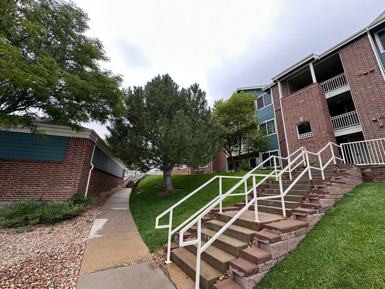 Building Photo - 2672 S Cathay Way