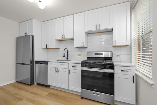 Building Photo - 908 W Grace St