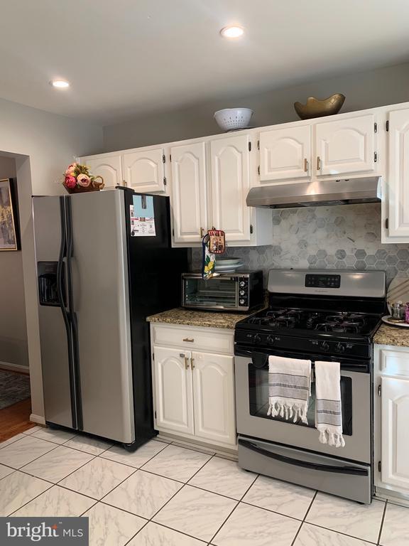 Building Photo - 14162 Compton Valley Way