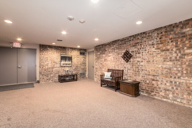 Building Photo - 430 Walnut Creek Rd