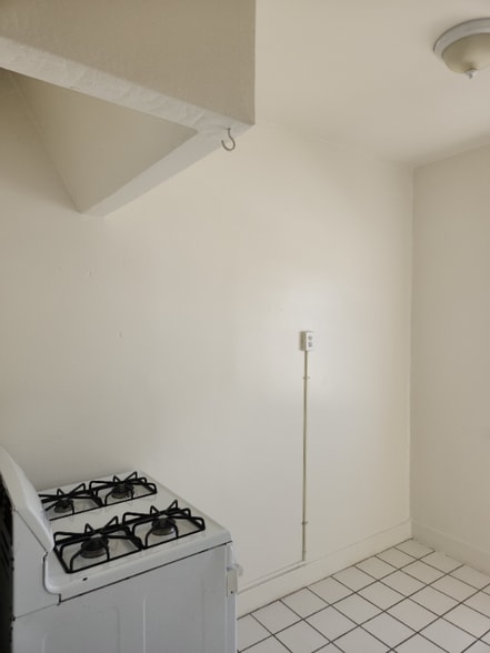 Building Photo - 1819 Ivar Ave