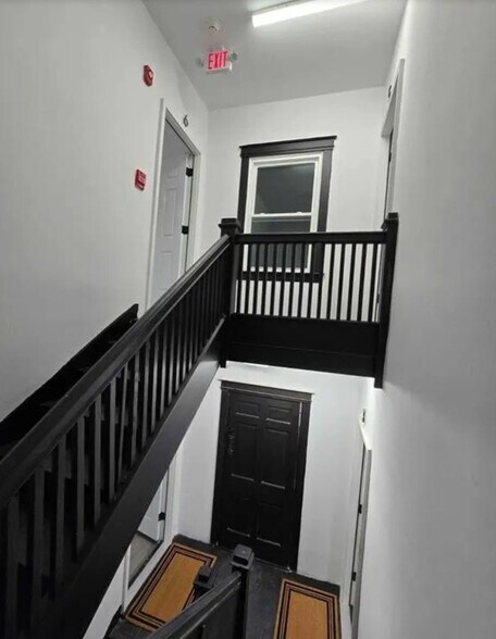 Building Photo - 19 Mygatt St