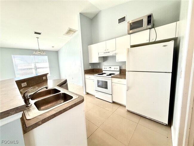 Building Photo - 2911 40th St SW