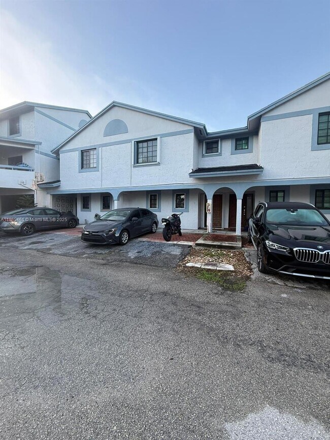 Building Photo - 1595 SW 122nd Ave