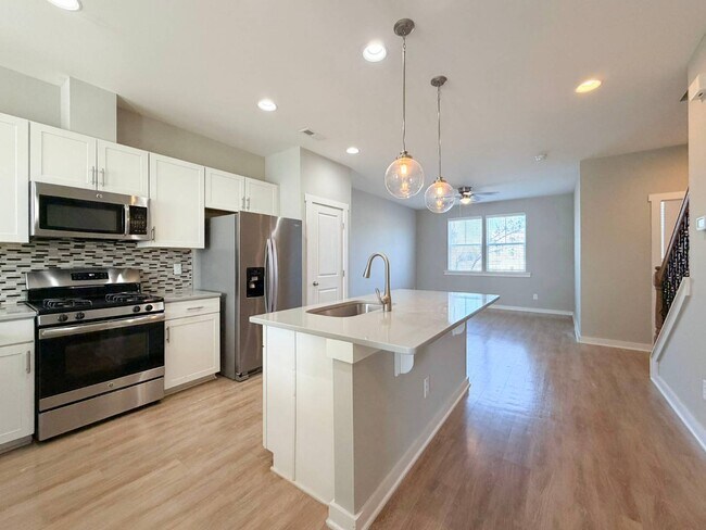 Building Photo - 6623 Perry Creek Rd