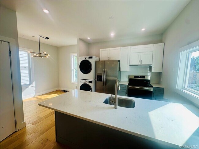 Building Photo - 56 Wildey St