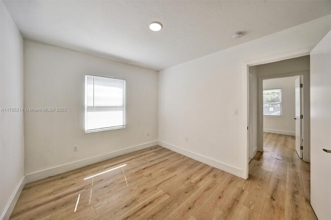 Building Photo - 1411 SW 3rd St