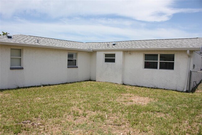 Building Photo - 10241 Regency Park Blvd