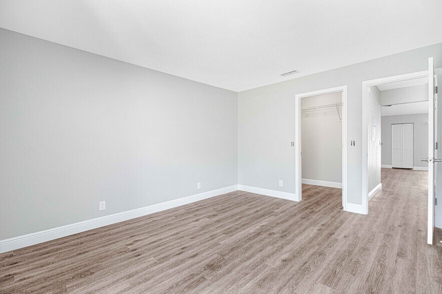 Building Photo - 4111 SE 22nd Ave