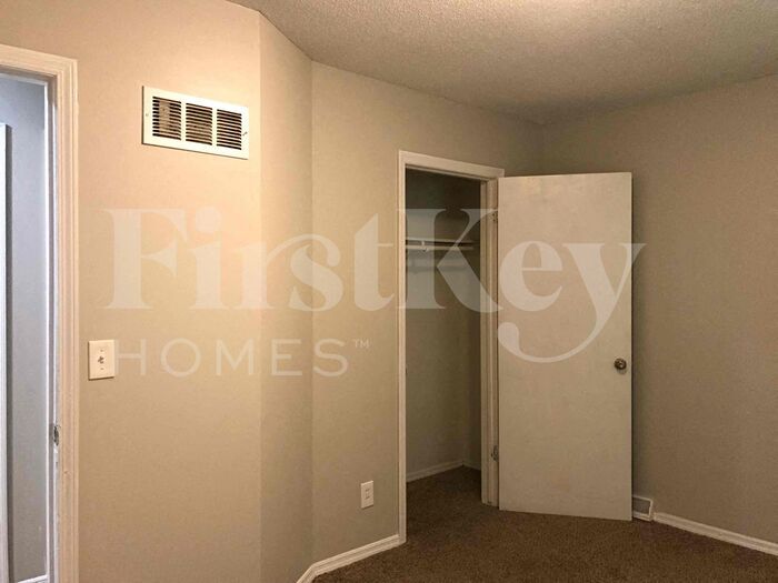 Building Photo - 7714 E 90th Terrace