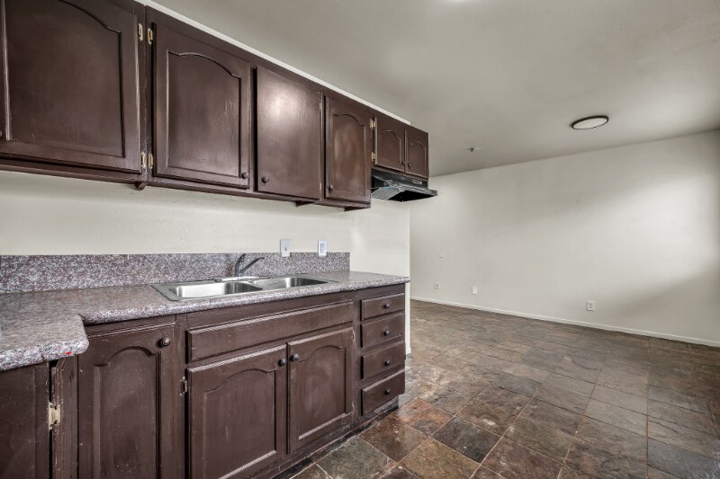 Building Photo - 5243 Huntington Dr N