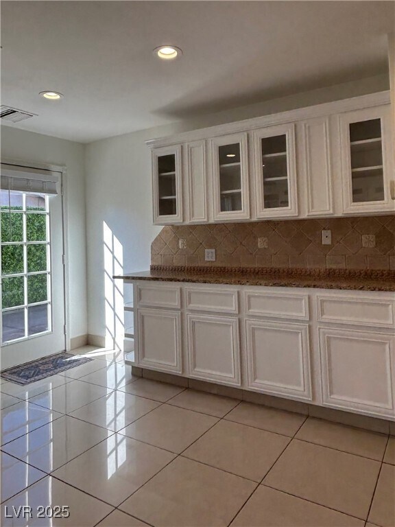 Building Photo - 3304 Cll De El Cortez