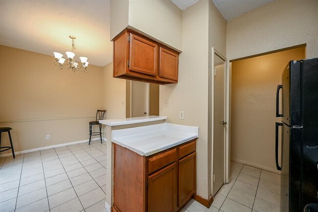 Building Photo - 12300 Brookglade Cir