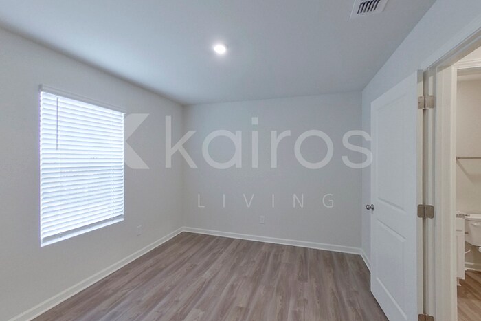 Building Photo - 528 Ivy Brook Way