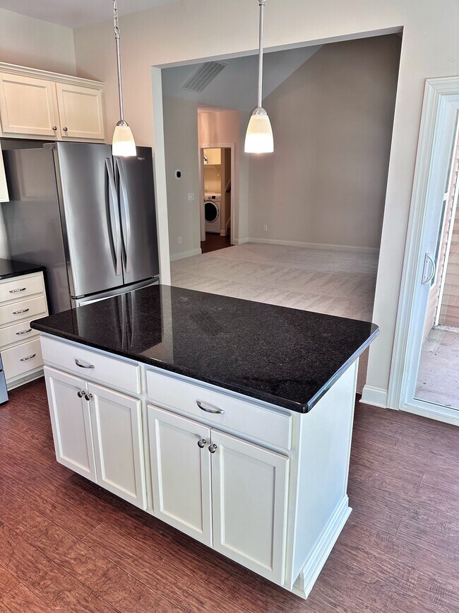 Building Photo - 413 Belhaven Ct