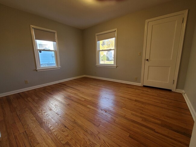 Building Photo - Wonderfully updated 3BR, 2BA home!